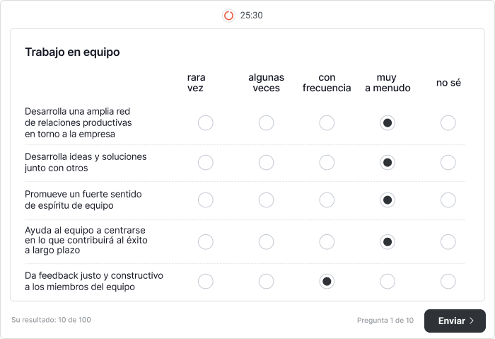 Quiz interactivo con preguntas sobre evaluación de desempeño